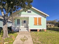 Building Photo - 4302 Avenue Q