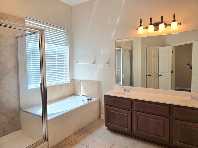 Building Photo - 2215 Conway Cove