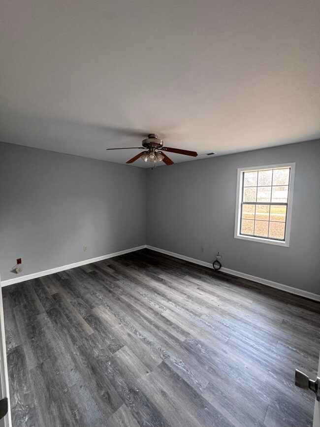 Building Photo - 1007 Cagle St NE