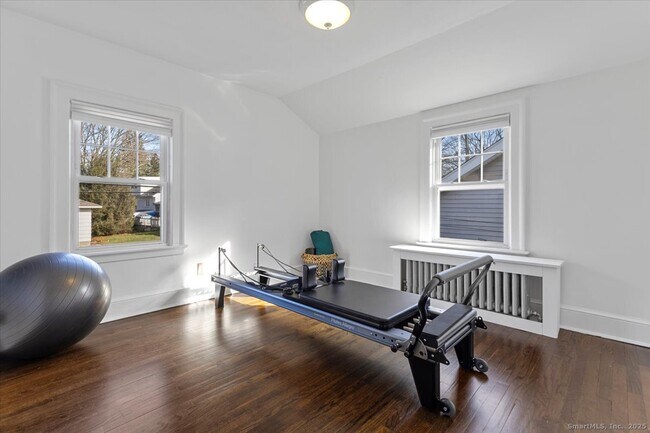 Building Photo - 171 Waite St