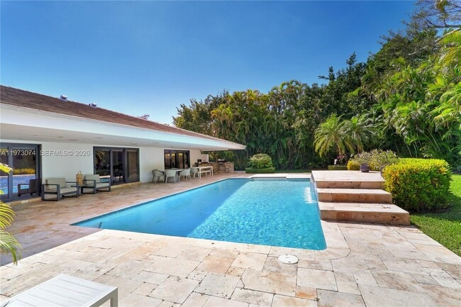 Building Photo - 7322 Vistalmar St