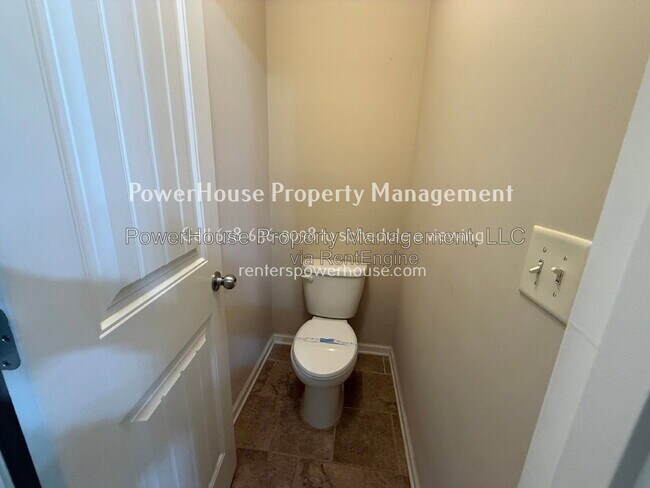 Building Photo - 1045 Township Cir