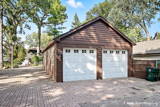 Building Photo - 22806 W Loon Lake Blvd