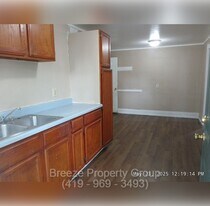 Building Photo - 226 Langdon St