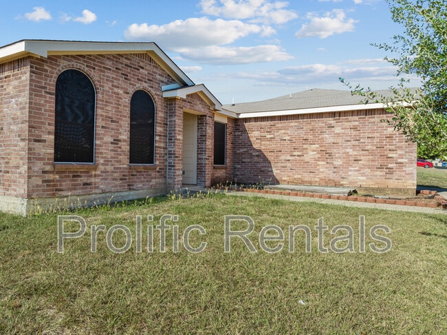 Building Photo - 3308 Catalina Dr