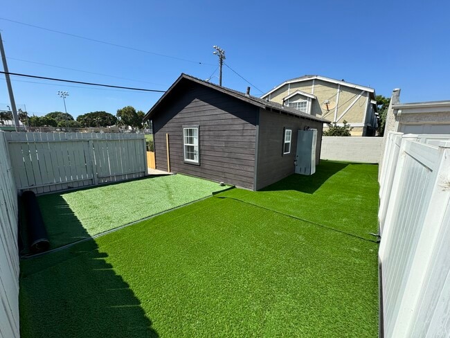 Outdoor - backyard - 1604 Mackay Ln