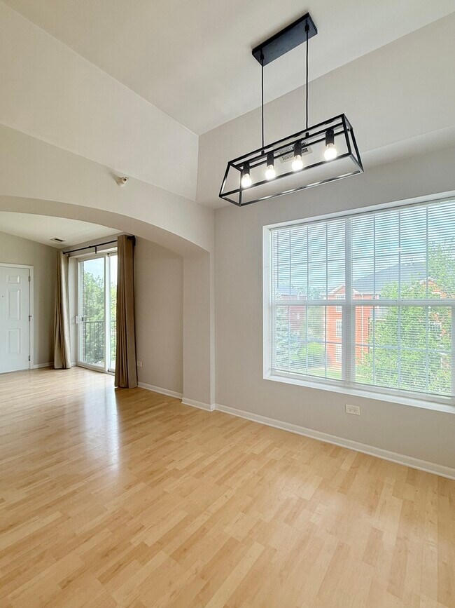 Building Photo - 16631 Liberty Cir