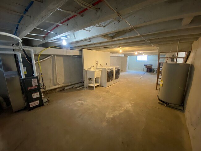 Building Photo - 2 Bed 1 Bath for rent