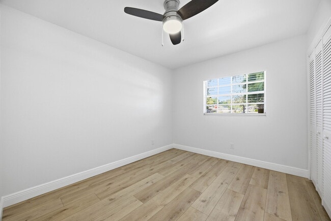 Building Photo - 401 Blueberry Ln