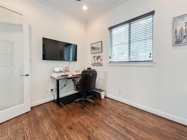 Building Photo - 2 Hermann Park Ct