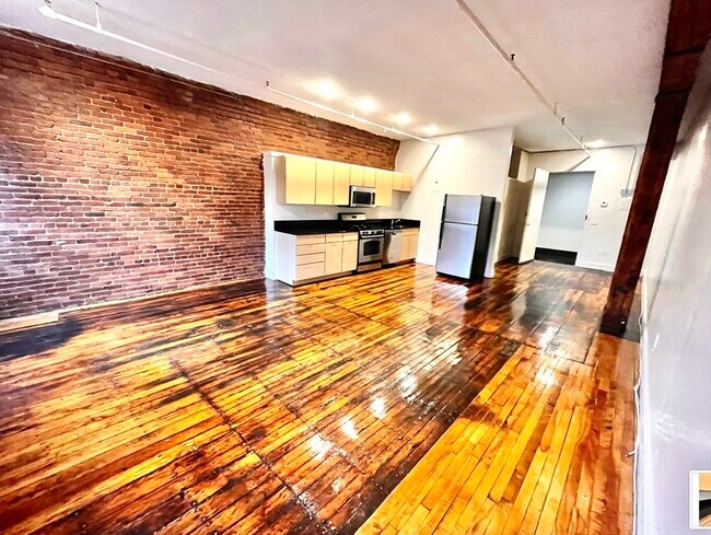 Building Photo - 790 Tremont St