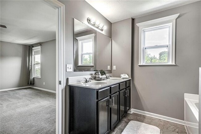 Building Photo - 512 Isabella Ct