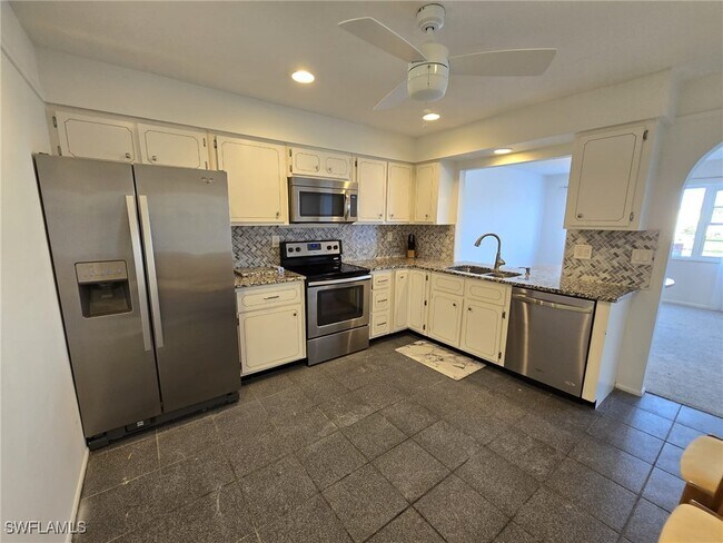 Building Photo - 13511 Stratford Pl Cir