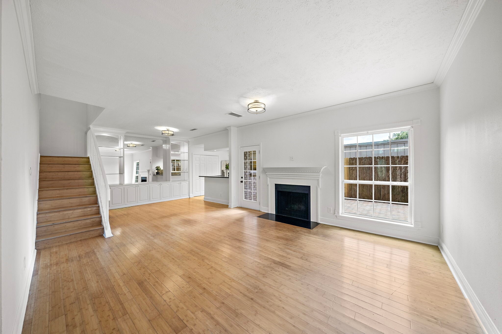 Building Photo - 2220 Bering Dr