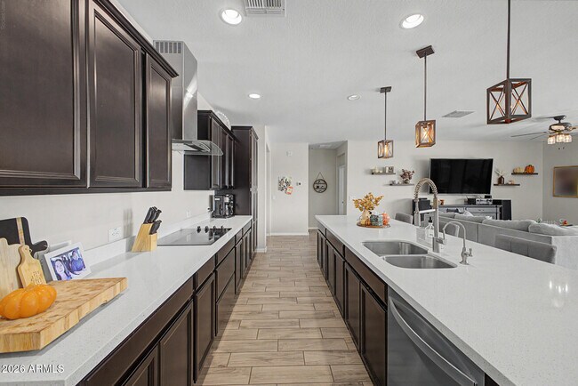 Building Photo - 12113 W Country Club Trail