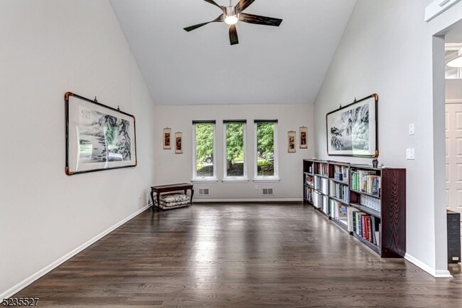 Building Photo - 33 Highmount Ave