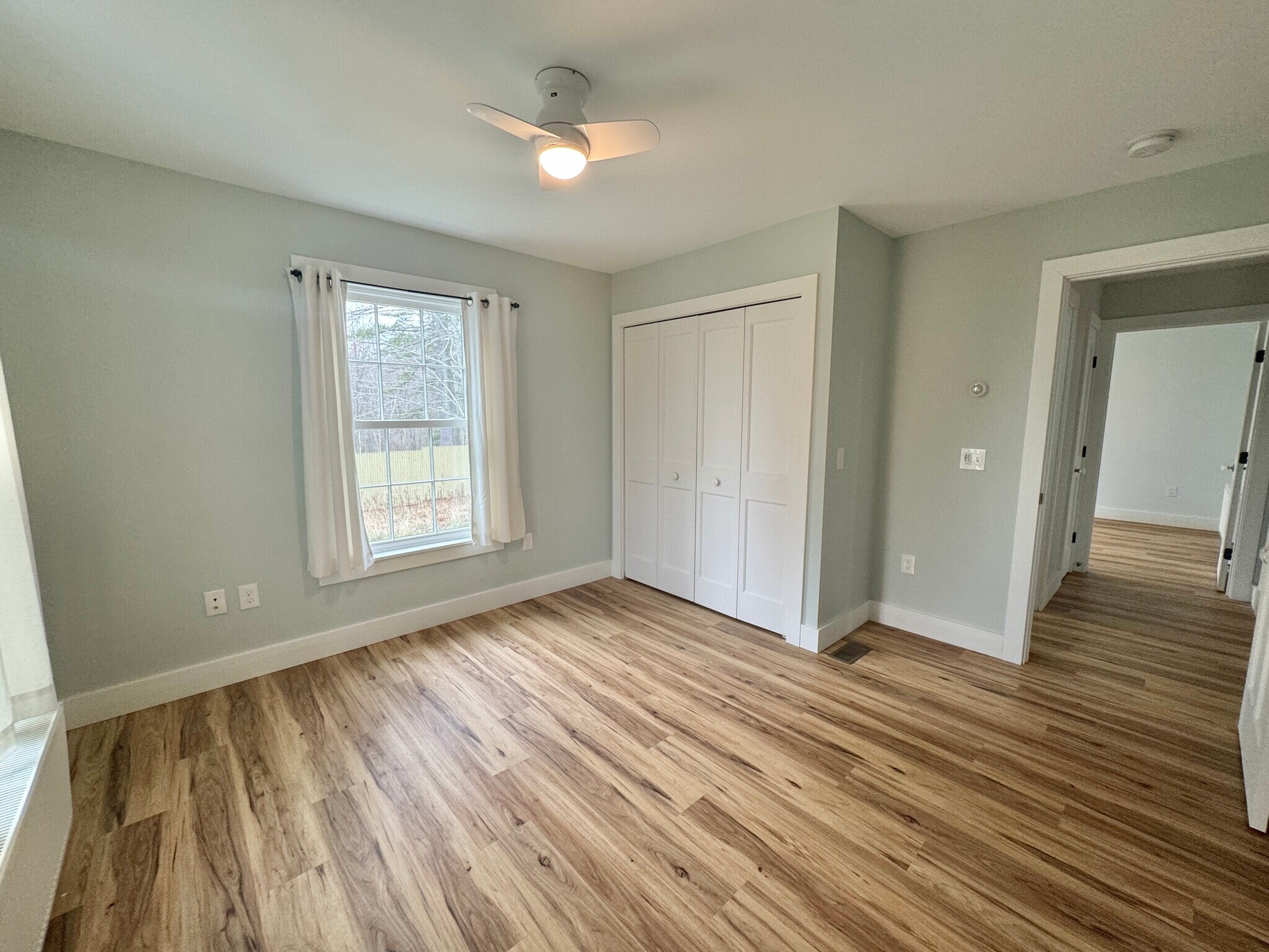 Building Photo - 49 Fort Point Cove Rd