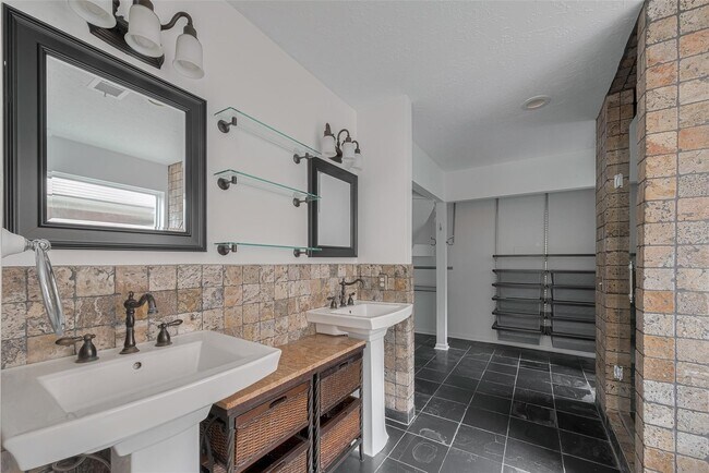 Building Photo - 3614 Spring Arbor Way