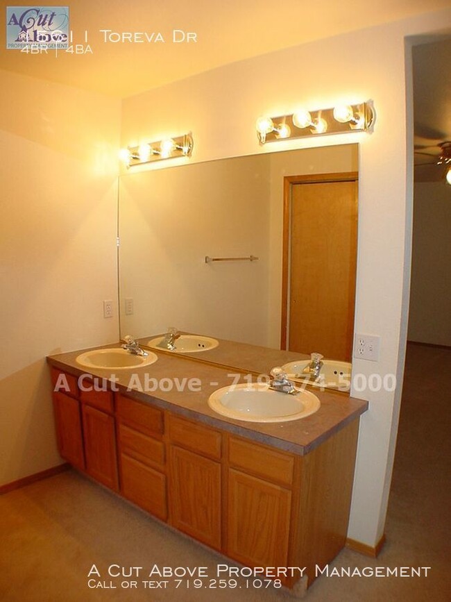 Building Photo - 4 Bedroom House in Monument