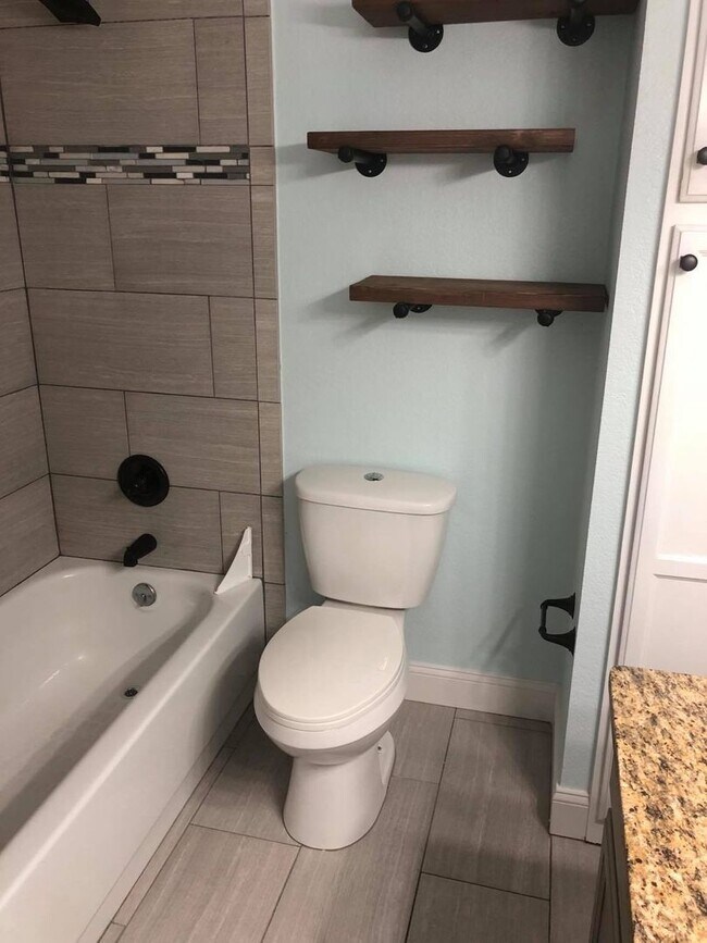 Building Photo - Bright 3 Bed, 2 Bath, Ranch-Style Home in South Fort Collins!