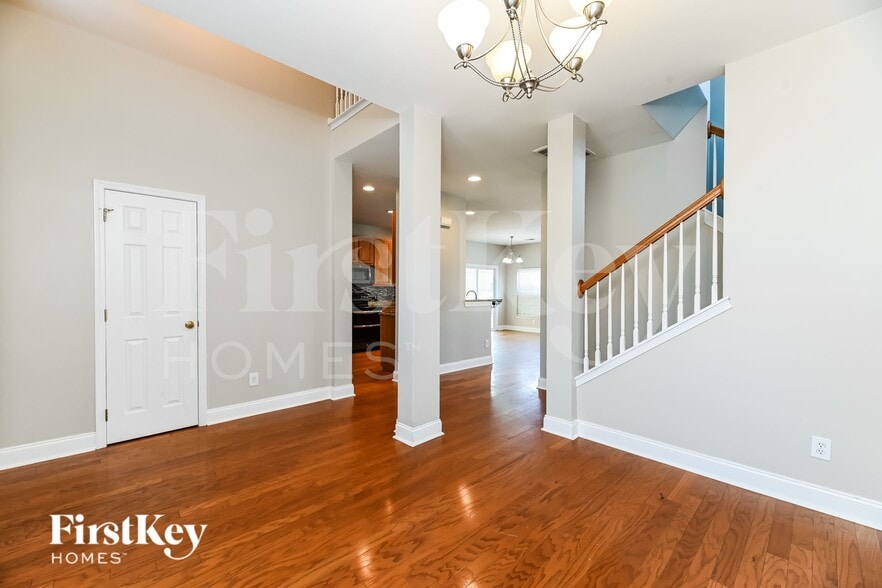 Building Photo - 337 Lakewind Dr