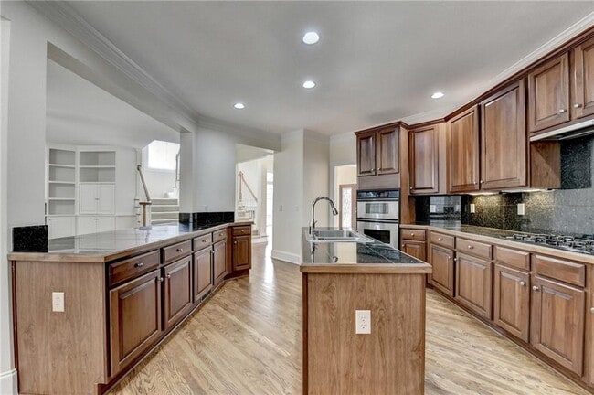 Building Photo - 11140 Donnington Dr