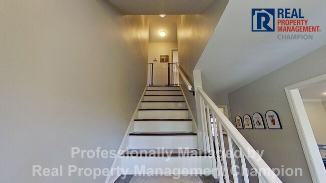 Building Photo - Immaculate 5 BD/3 BD Home w/Park Like Setting Near Cape Fear Country Club