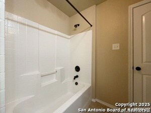 Building Photo - 957 Floating Star