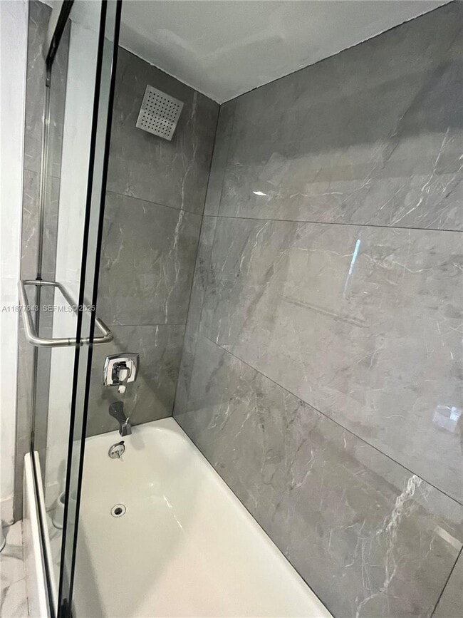 Building Photo - 555 NE 15th St