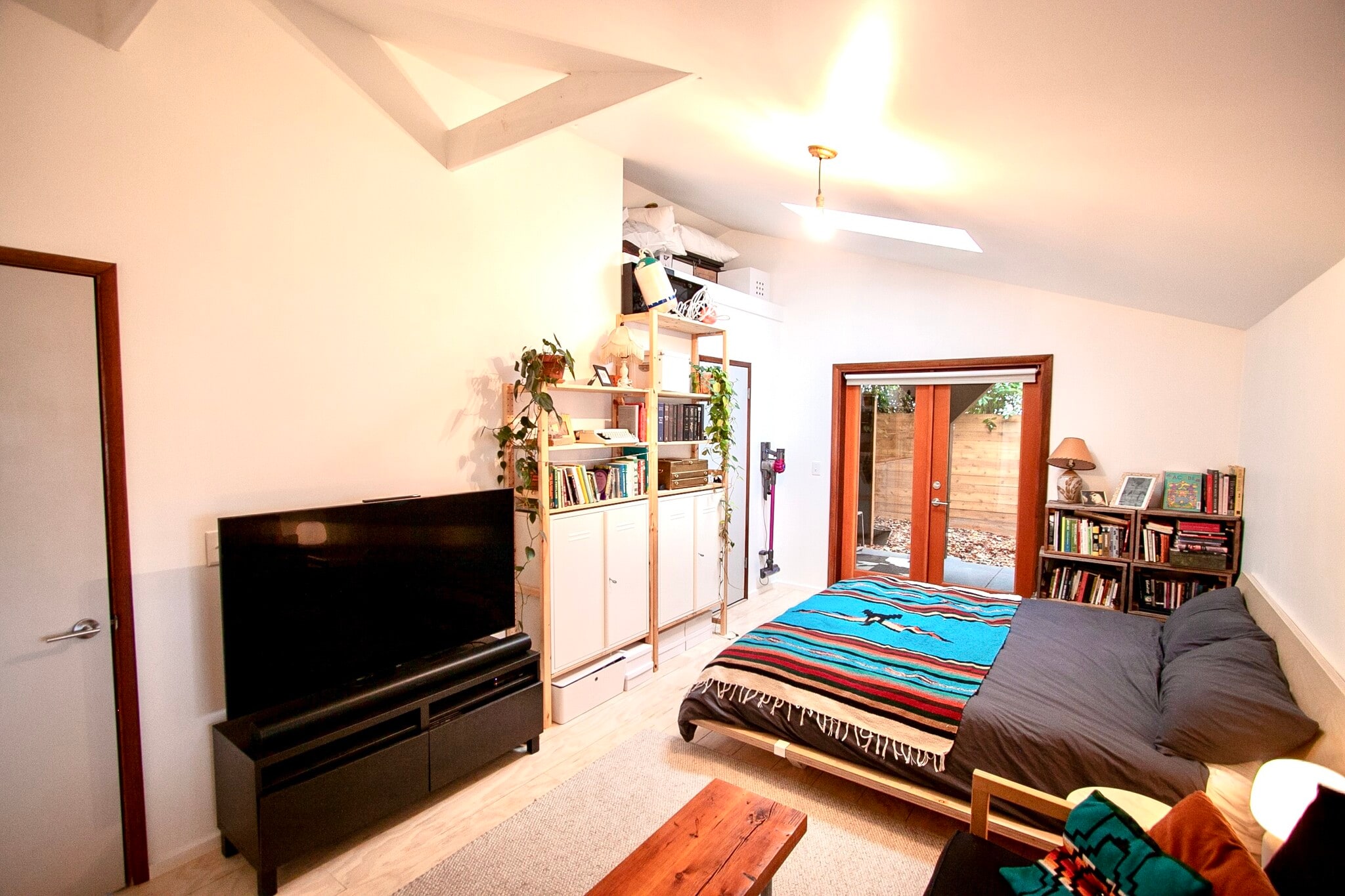 Building Photo - 4633 N Gantenbein Ave