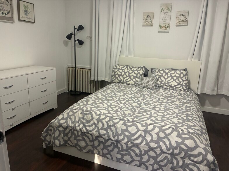 Primary Photo - 1634 Summerfield St