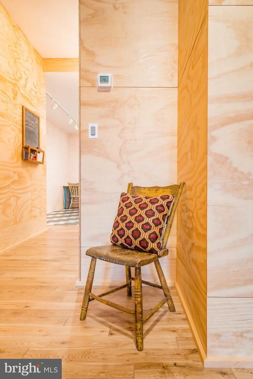 Building Photo - 1912 E Cumberland St