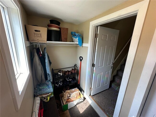 Building Photo - 613 3rd St SW