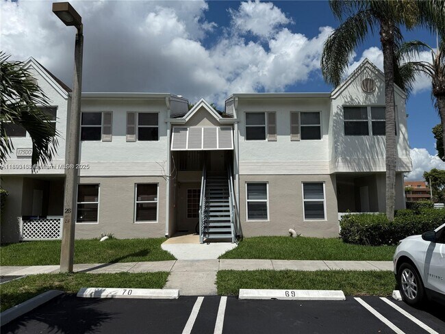 Primary Photo - 17500 NW 67th Pl