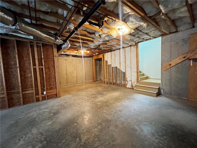 Building Photo - 633 Forest Pine Dr
