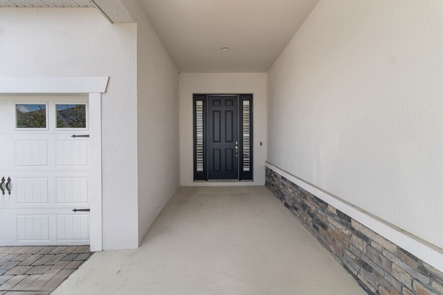 Building Photo - 7531 Mandarin Grove Way