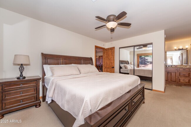 Building Photo - 70 Bell Rock Dr