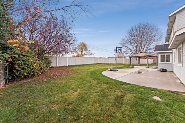 Building Photo - Beautiful NW Meridian Home with Privacy and Community Amenities