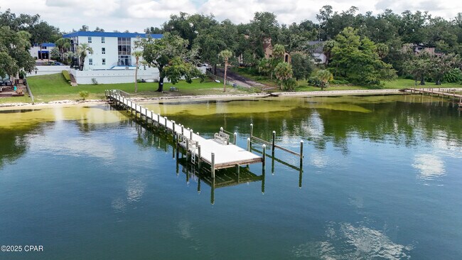 Building Photo - 316 Cherry St