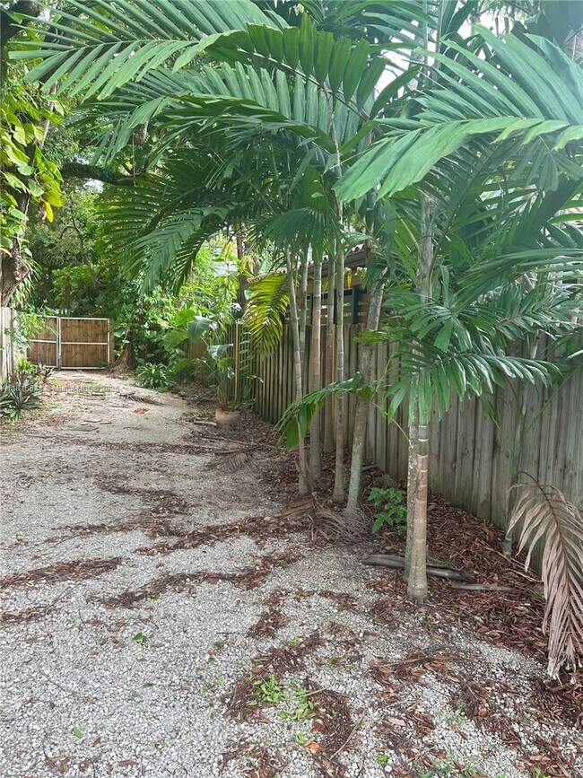 Building Photo - 3549 Loquat Ave