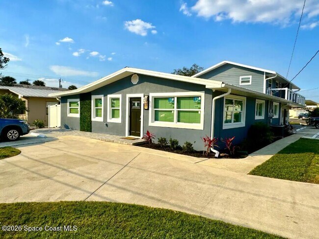 Building Photo - 208 Seminole Ave W