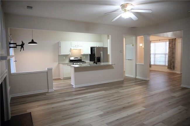 Building Photo - 5454 Medlock Corners Dr