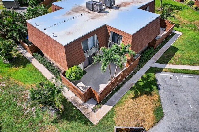 Building Photo - 3900-3900 County Line Rd