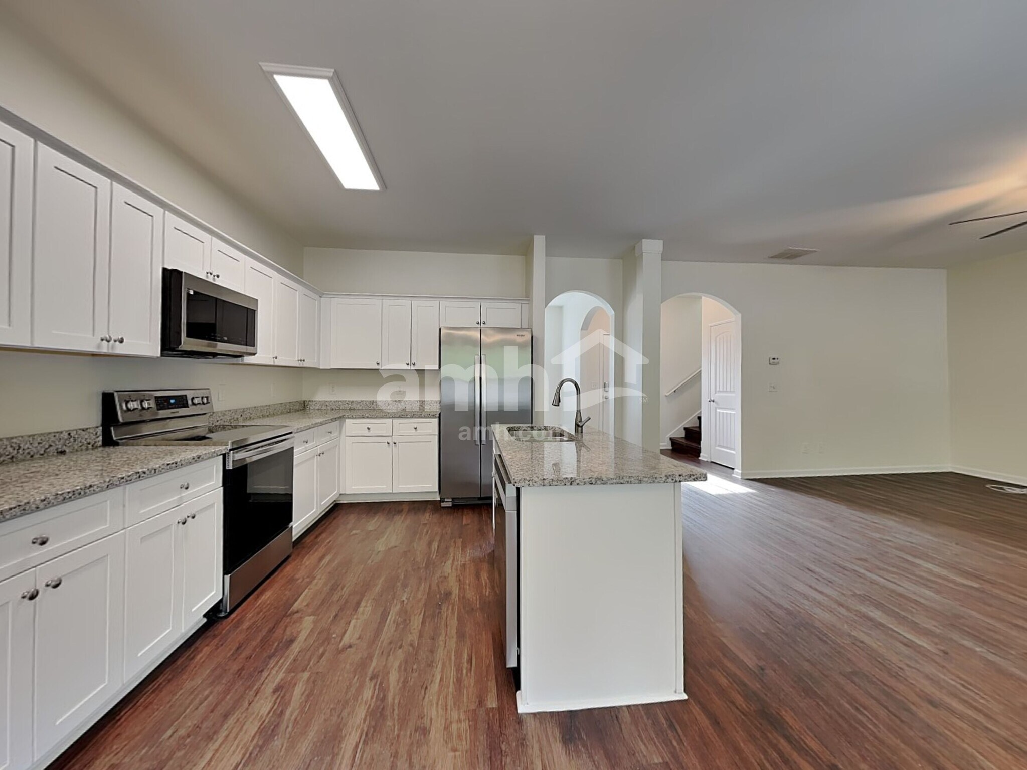 Building Photo - 351 Shady Glen