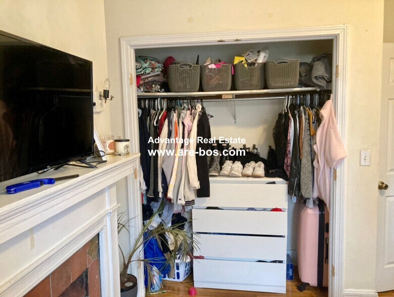 Building Photo - 62 Egmont St