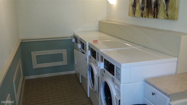 Building Photo - 1 br, 1 bath Apartment - 435 Shirley St 26