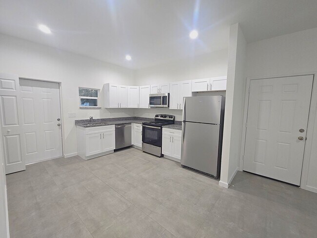 Building Photo - Brand New 2/2/1-Great Location- SW Lehigh Acres