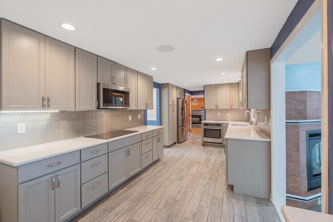 Building Photo - 20 Apricot Ln