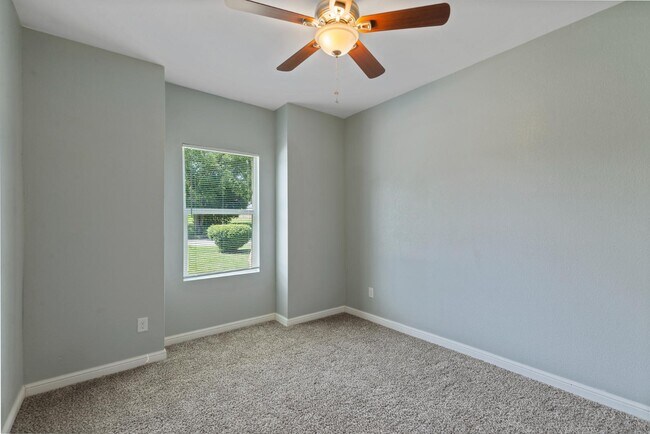 Building Photo - 1253 E Jessamine St