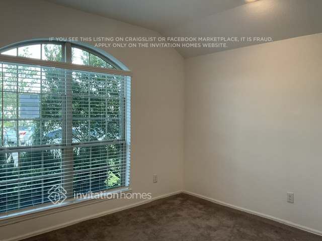 Building Photo - 428 Pecan Landing Ln